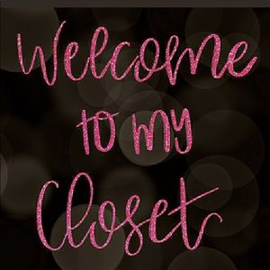 Welcome to my closet☺️